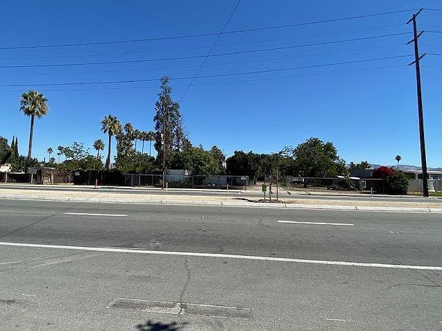 1st image of 2570 Senter Rd