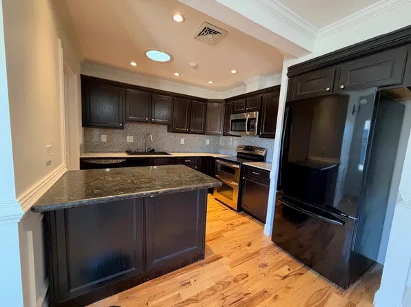 20 Kellogg Rd, New Hartford, NY