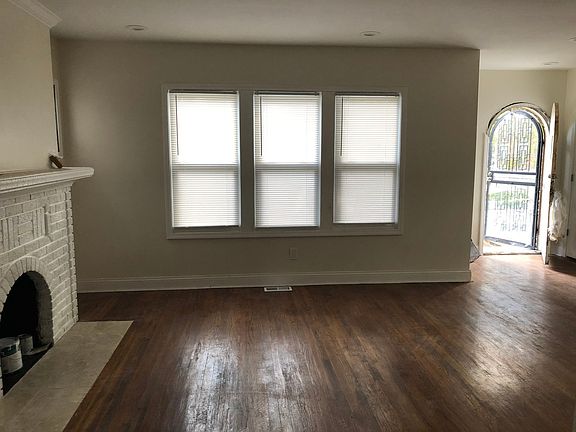 4th image of 16551 Roselawn St