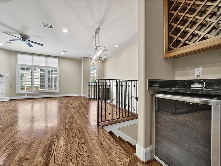 902 W 23rd St #B — Photo 15