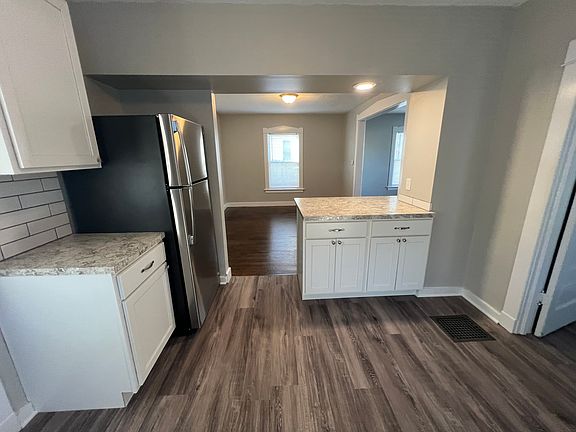 5th image of 2152 Eastern Ave NE