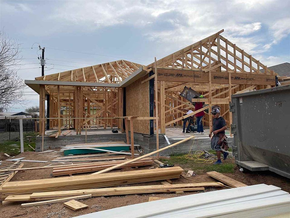 2nd image of 867 Pine Ln