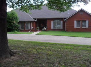 2702 W 1st St, Coffeyville, KS 67337