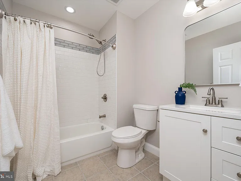 1400 Lower View Ct — Photo 19