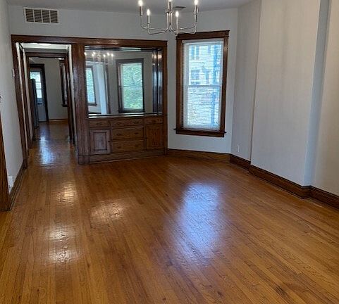 4th image of 1632 W Nelson St #2W