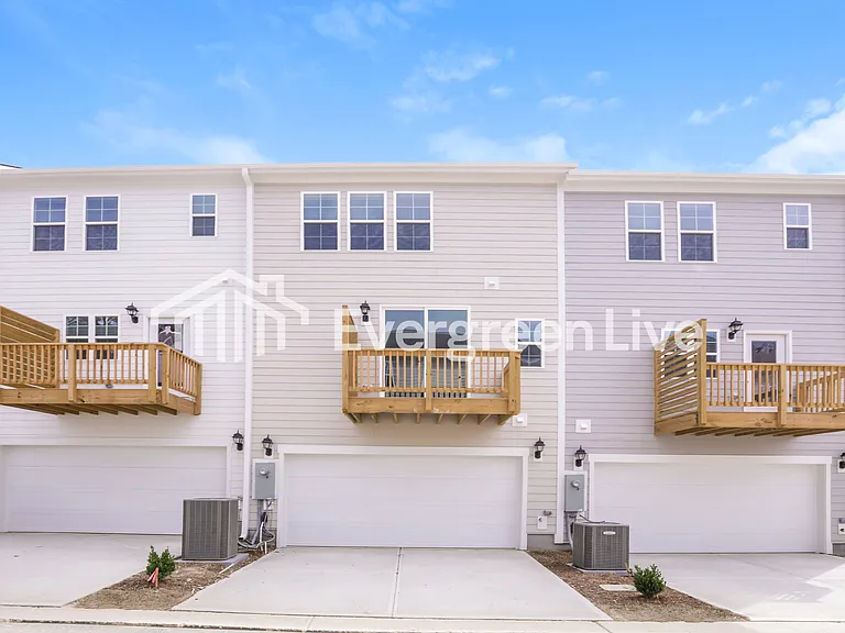 562 Hodge Rd — Photo 16