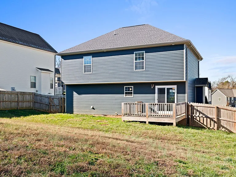 1385 Sussex Dr — Photo 29