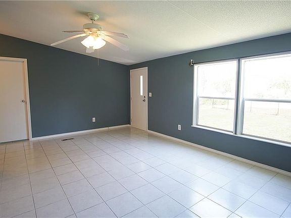 5th image of 34 Apple Blossom Dr