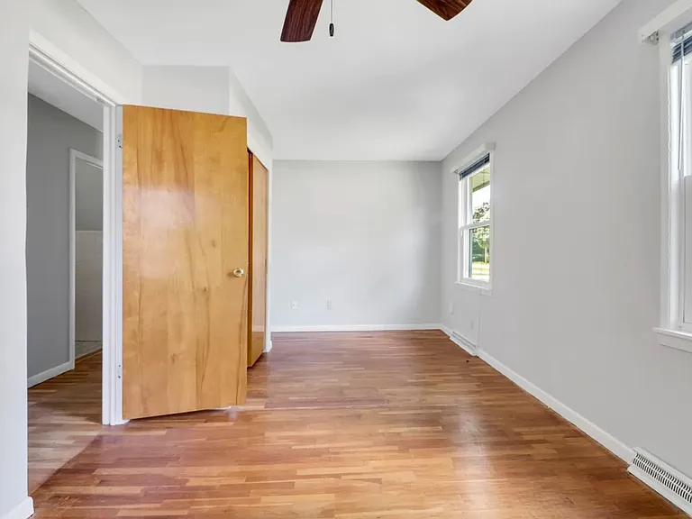 725 Dale St — Photo 14