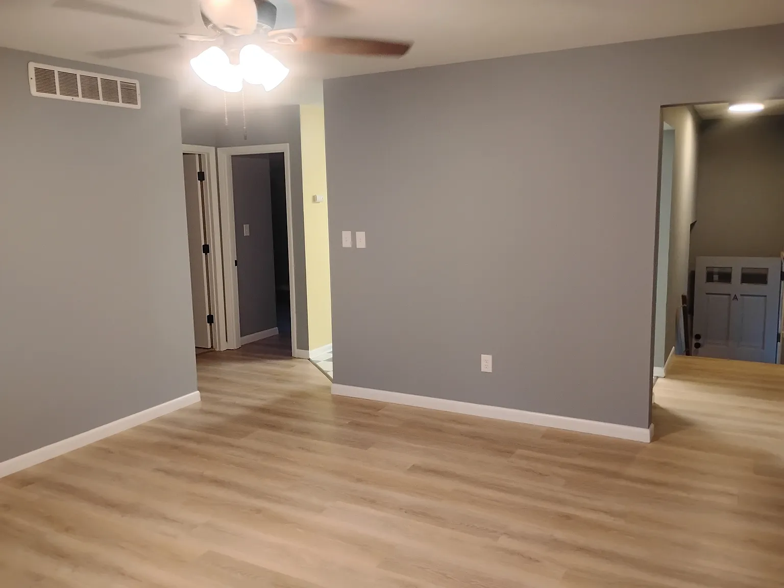 3 bed, 1.5 bath, 1400 sqft, $1,350 — Photo 3
