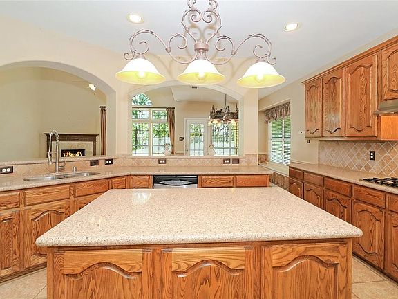 5th image of 919 Greenfield Ct