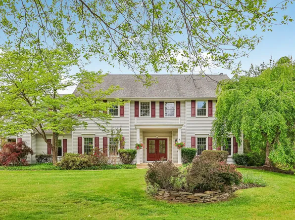4 Wheatsheaf Ct, New Hope, PA 18938