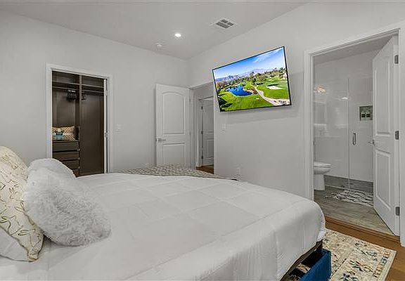 3rd image of 6610 Alcove Ave