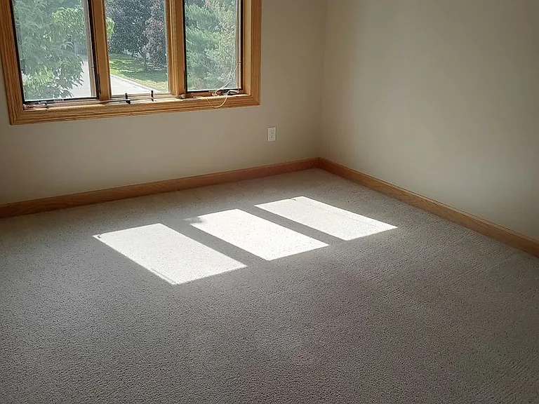 Shelly Rose Apartments — Photo 23