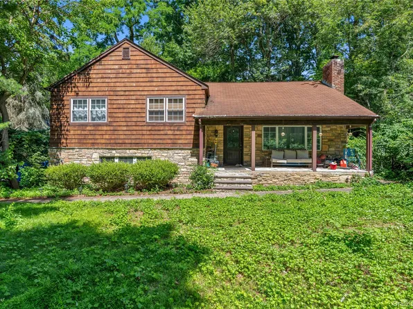 21 Laurel Avenue, Sea Cliff, NY 11579