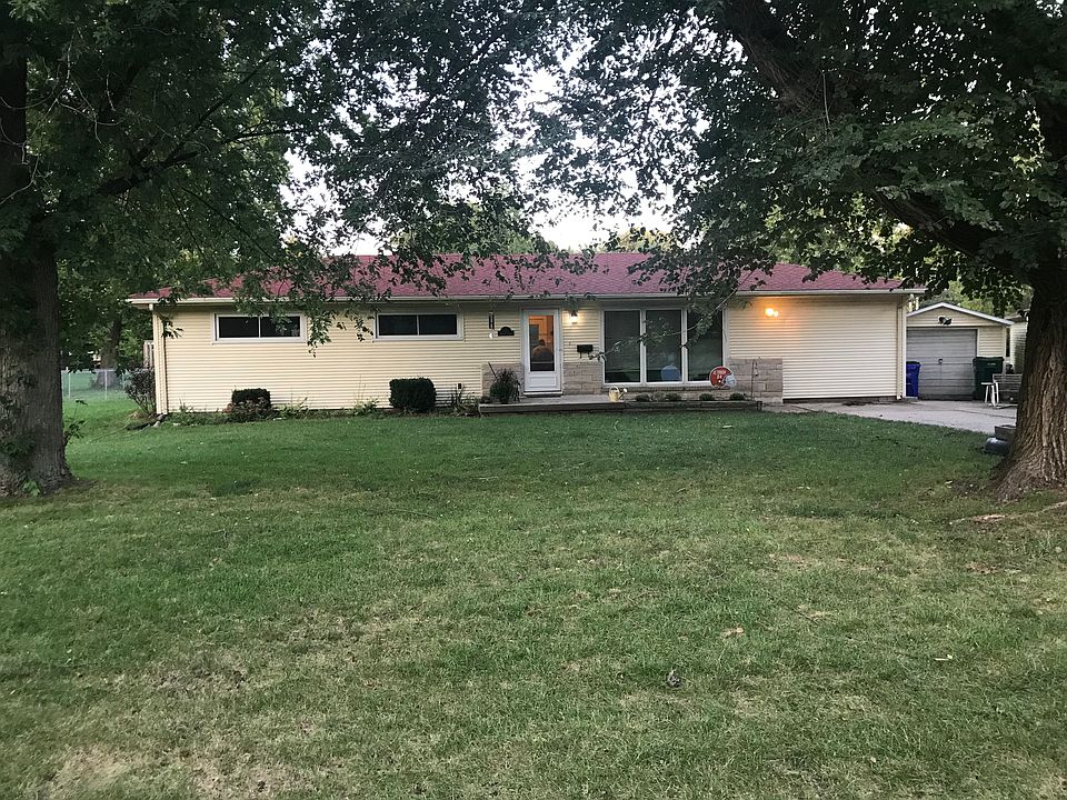 1st image of 14 Montez Dr
