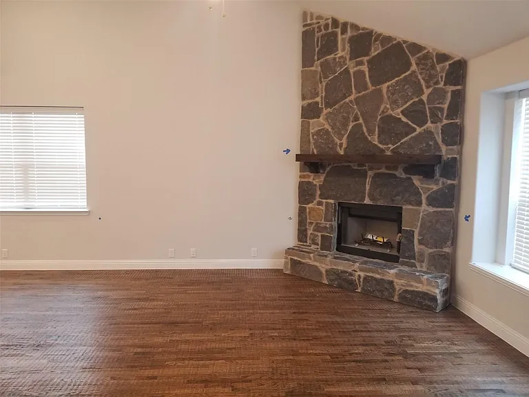 2113 Burke Dr — Photo 14