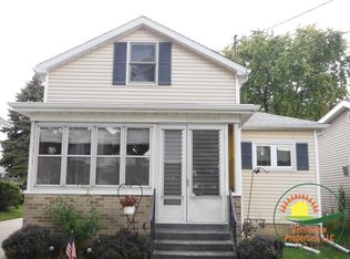 728 N 12th St, Manitowoc, WI 54220