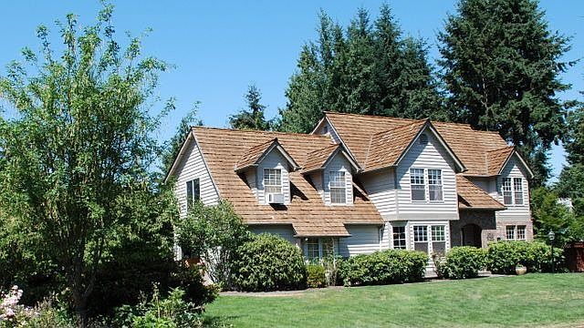 Great Curb Appeal!