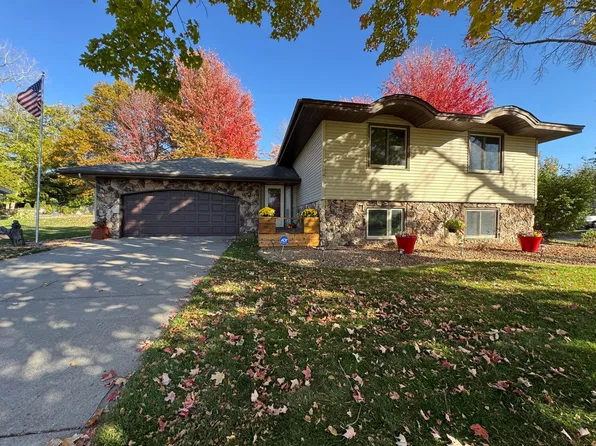 7102 Annapolis Ln N, Maple Grove, MN 55311