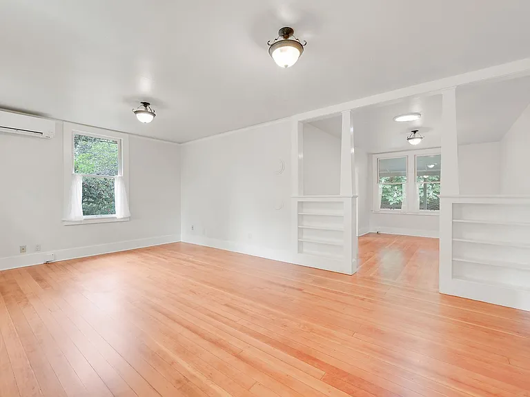 1608 Walnut St — Photo 5