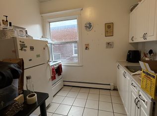 347 Elgin St #B, Ottawa, ON K2P1M7