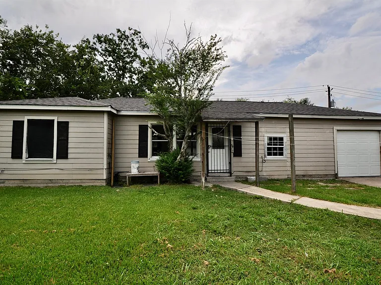 7622 Darnay Dr — Photo 3