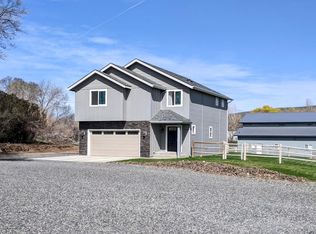 708 S 96th Ave UNITS A & B, Yakima, WA 98908