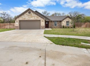 413 Titus Dr, Springtown, TX 76082
