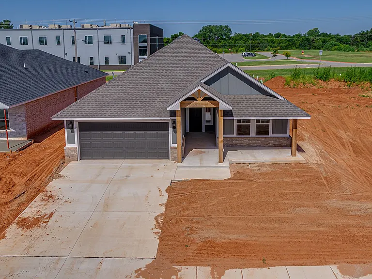 4905 Misty Wood Ln — Photo 33