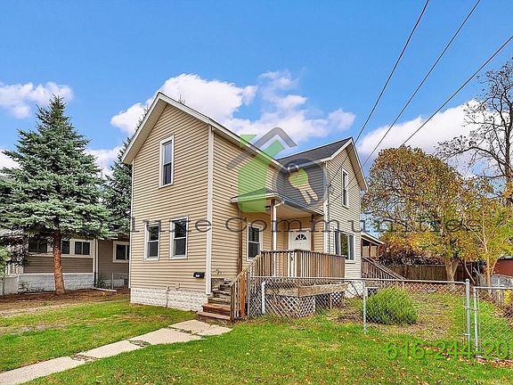 2nd image of 1010 Hamilton Ave NW