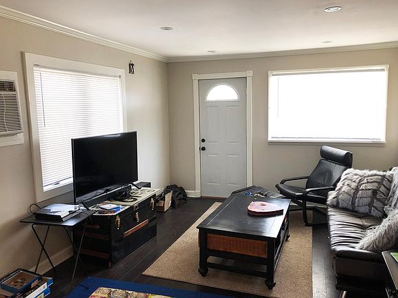 4th image of 1020 N Grandview Blvd