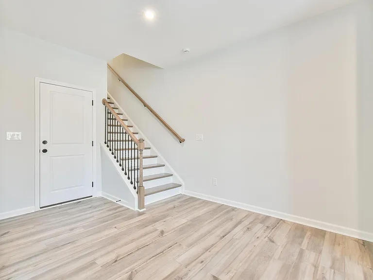 2390 Whistler Way NE — Photo 5