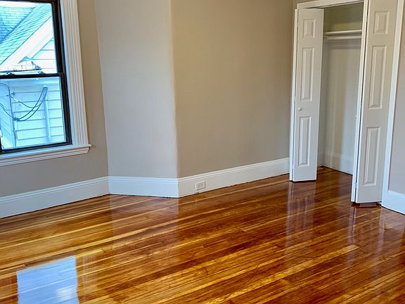 5th image of 247 Whitwell St Fl 2