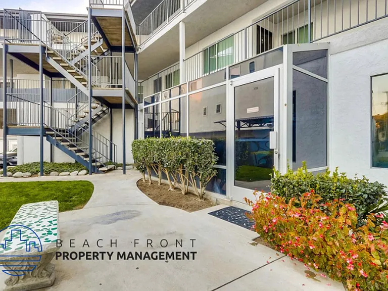 Newport Terrace Apartments — Photo 21