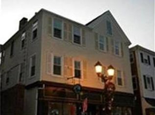 42 Court St APT 2A, Plymouth, MA 02360