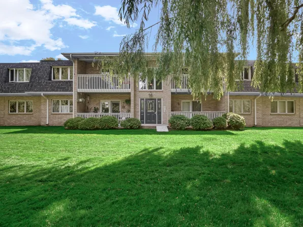 9320 Spring Creek Dr #6, Highland, IN 46322