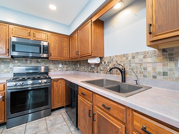 4th image of 6493 Prairie Flower