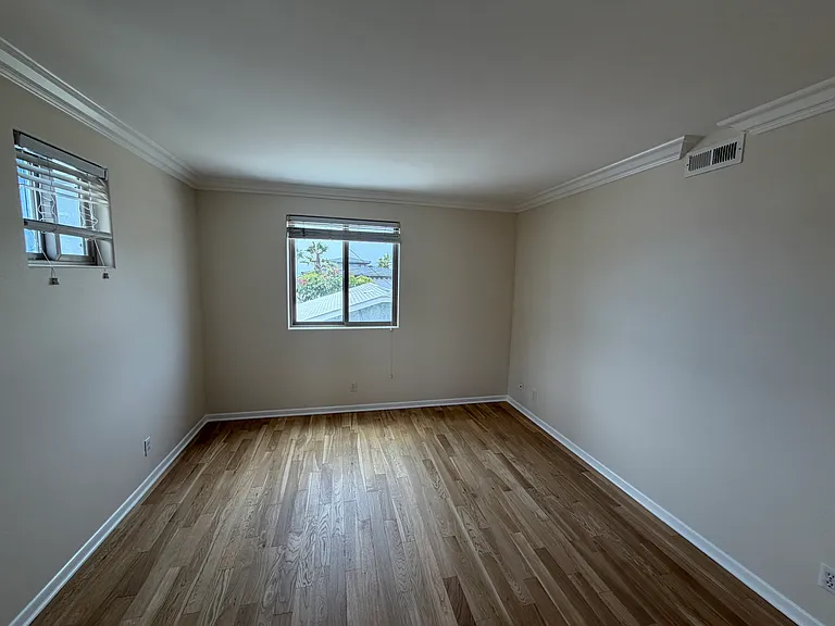4006 Ocean Dr — Photo 12