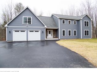 10 Ridgewood Ave, Auburn, ME 04210