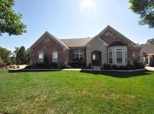 556 Woodcliff Heights Dr, Ballwin, MO 63011