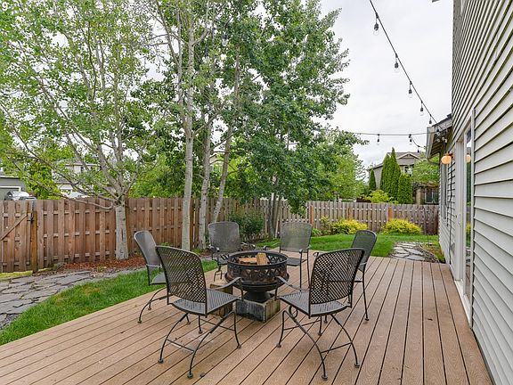 4th image of 18501 SE 44th Ln