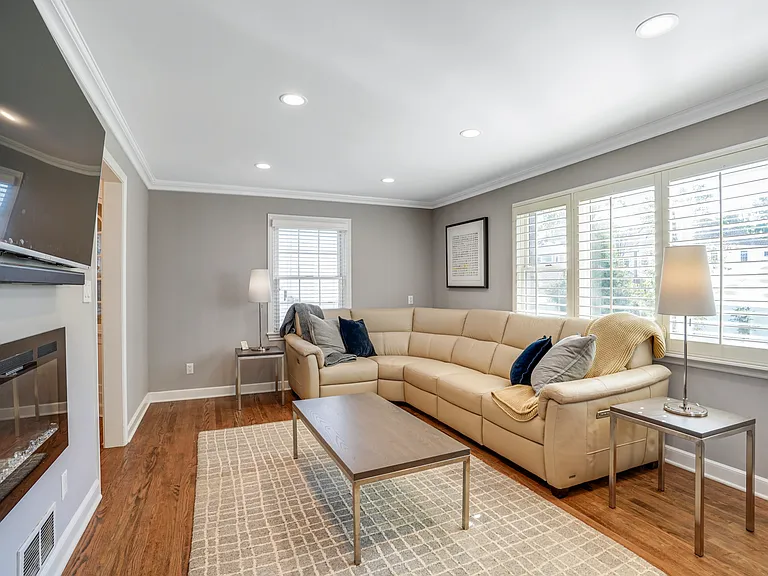 256 Woodland Ave — Photo 17