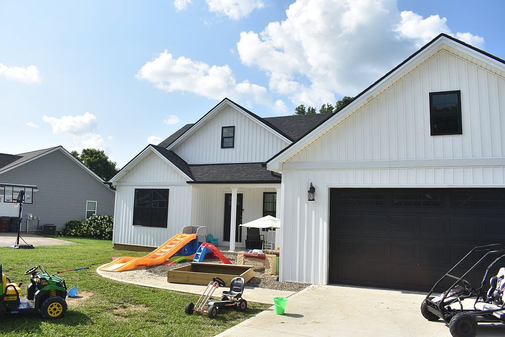 1083 Twin Oaks Blvd - Property Image
