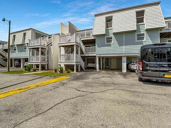 3rd image of 1100 Fort Pickens Rd APT C4