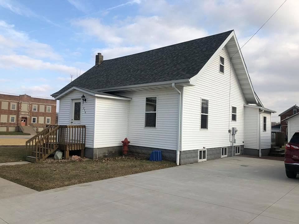 1st image of 214 Mary St