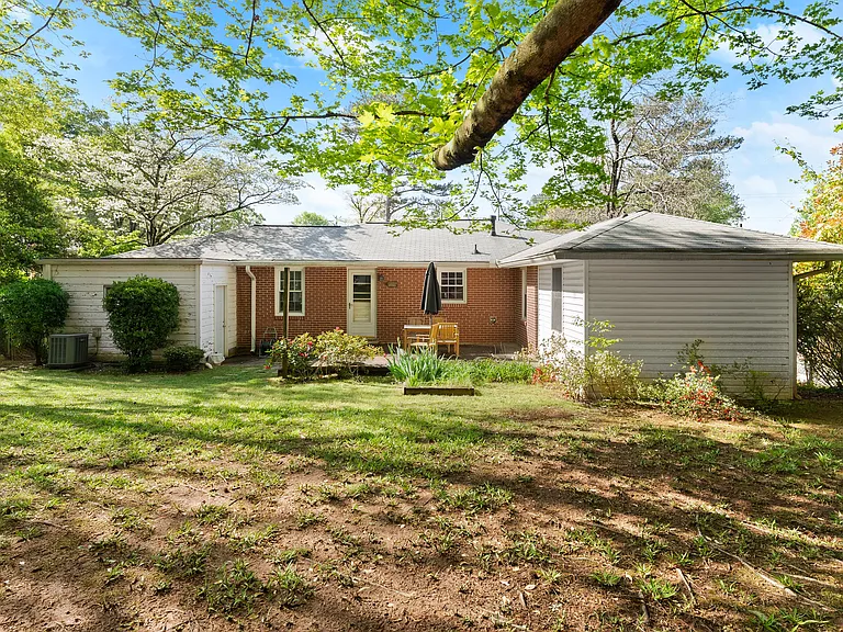 1074 Willivee Dr — Photo 22