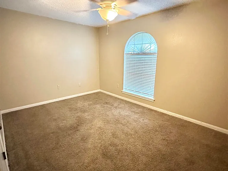 3572 Madeira Dr — Photo 9