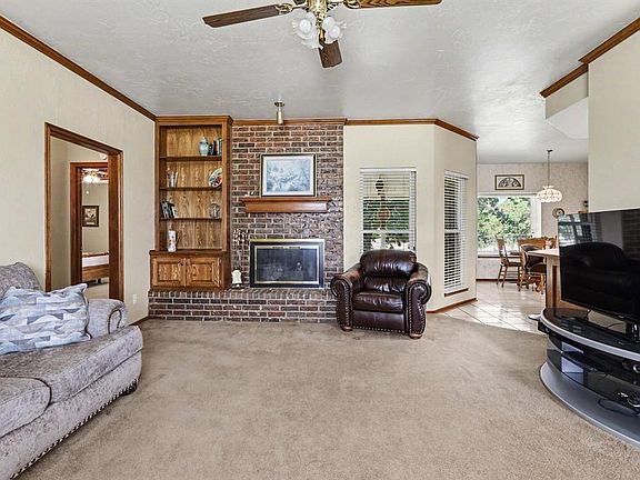 5th image of 709 Azalea Hill Dr