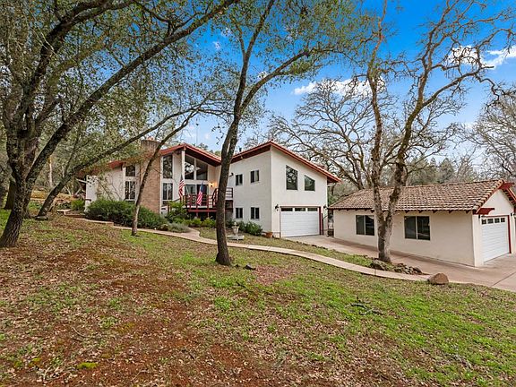 3rd image of 1110 Uplands Dr